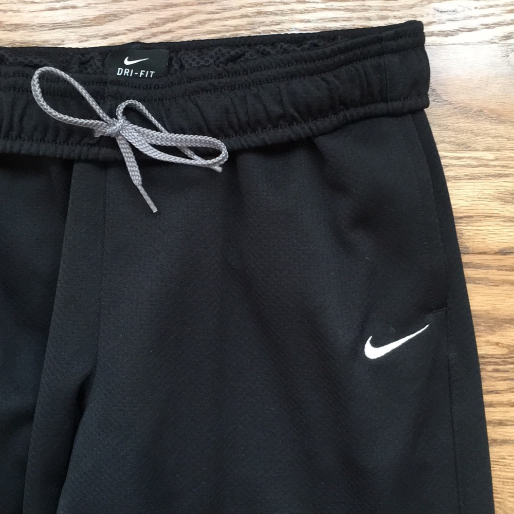 NIKE girls dryfit pants